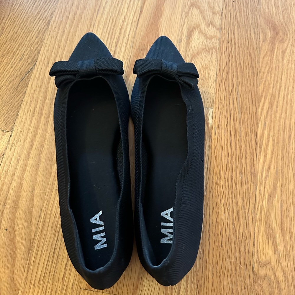 Women’s Pointed Toe Shoe